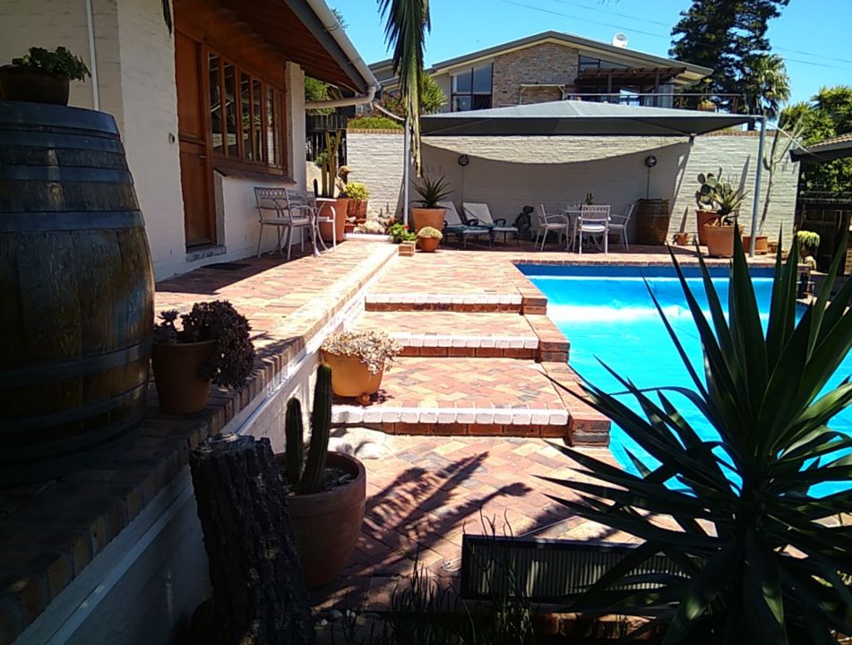 Avondrust Guest House - Saldanha | Guesthouse, Self-Catering, Bed and