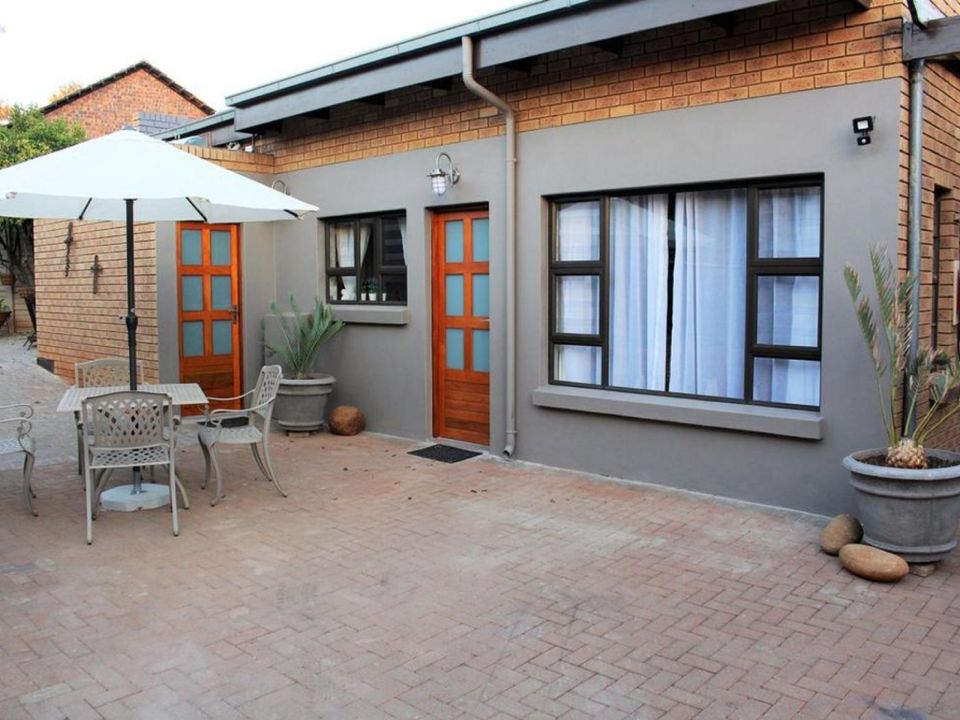 @Home in the East - Self-Catering - Garsfontein - Pretoria