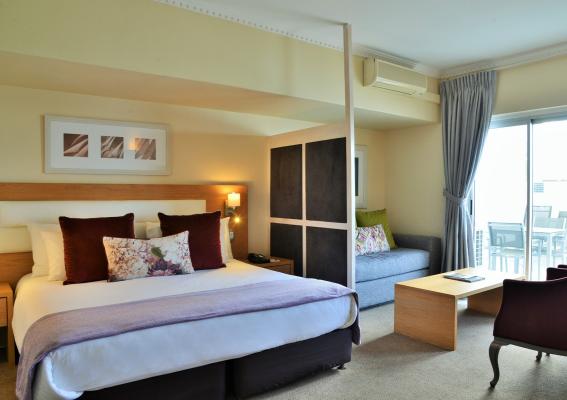 The Peninsula All-Suite Hotel - 209624