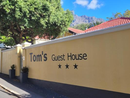 Tom's Guest House - 209922