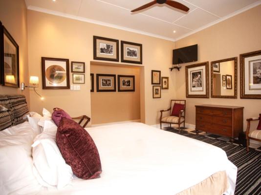 Karoo Art Hotel - 210710