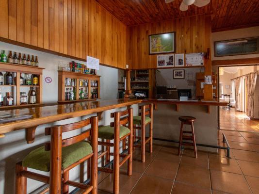 Chestnut Country Lodge - 220830