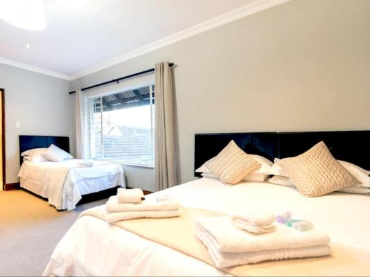 OR Tambo Guest House - 221743