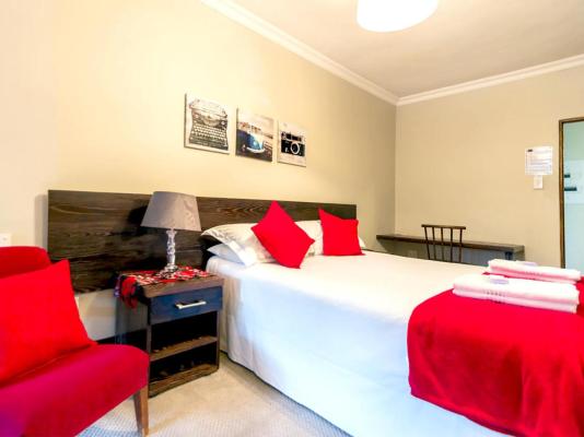 OR Tambo Guest House - 221745