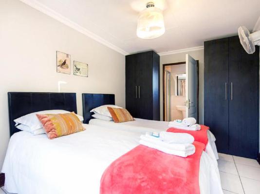 OR Tambo Guest House - 221763