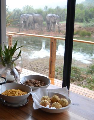 Barefoot Addo Elephant Lodge - 221875