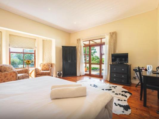 Temba Private Game Reserve Olive Park Safari Lodge  - 225560