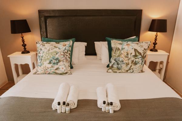 King Bedroom, pool view - Ocean Breeze