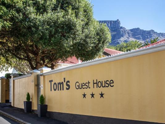 Tom's Guest House - 226515