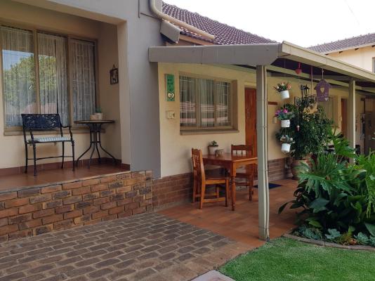 Aandbloem Guest House - 227238