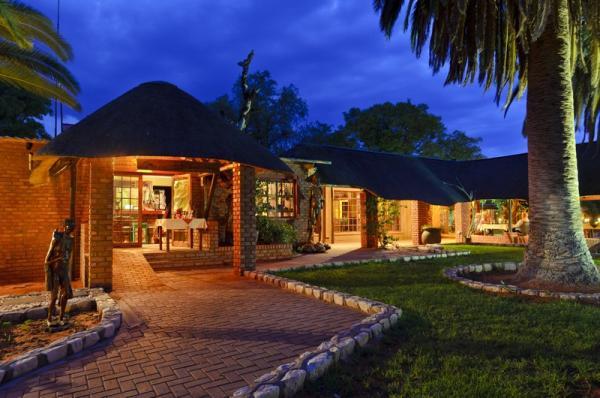 Kalahari Anib Lodge - Bed & Breakfast and Game Lodge - Mariental